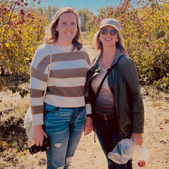 Meet your Posher, Lauren - Picture 6 of 6